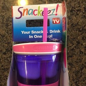 Snackeez pink and purple 16 oz snack and drink cup